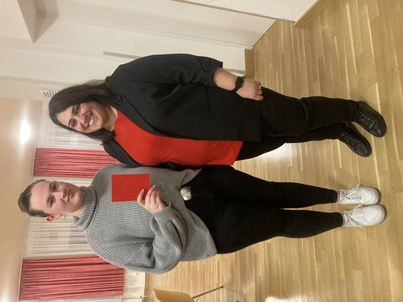 Foto © SPD-Fuldatal - v. l.: Luca María Hildebrandt u. Sevda Aral