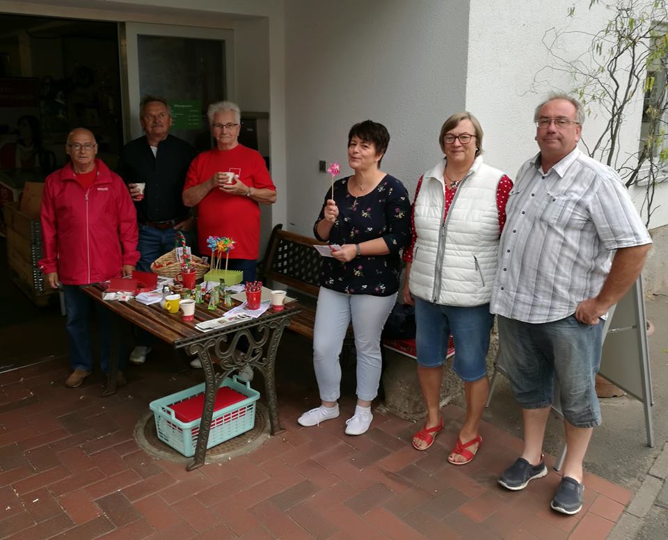 Neulich Samstagmorgen vorm Dorfladen in Simmershausen... Neulich Samstagmorgen vorm Dorfladen in Simmershausen...